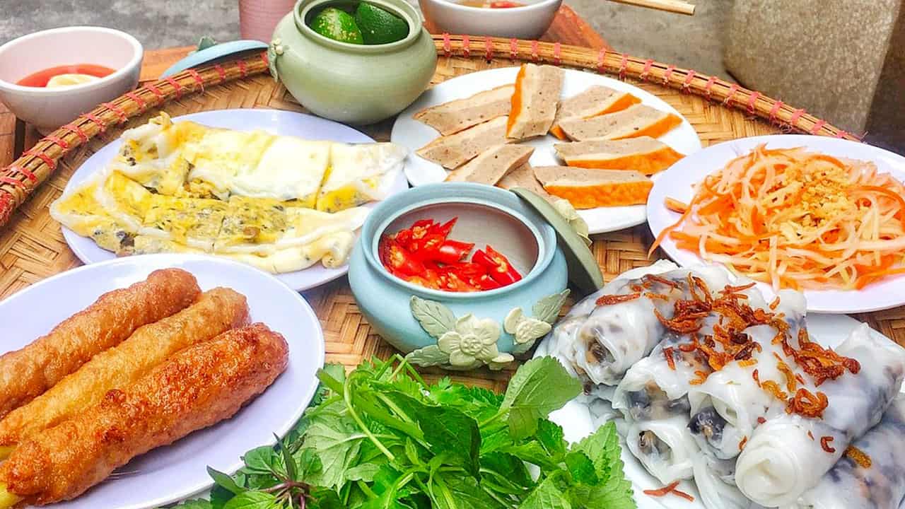Bánh cuốn Hà Nội - Best food in Hanoi