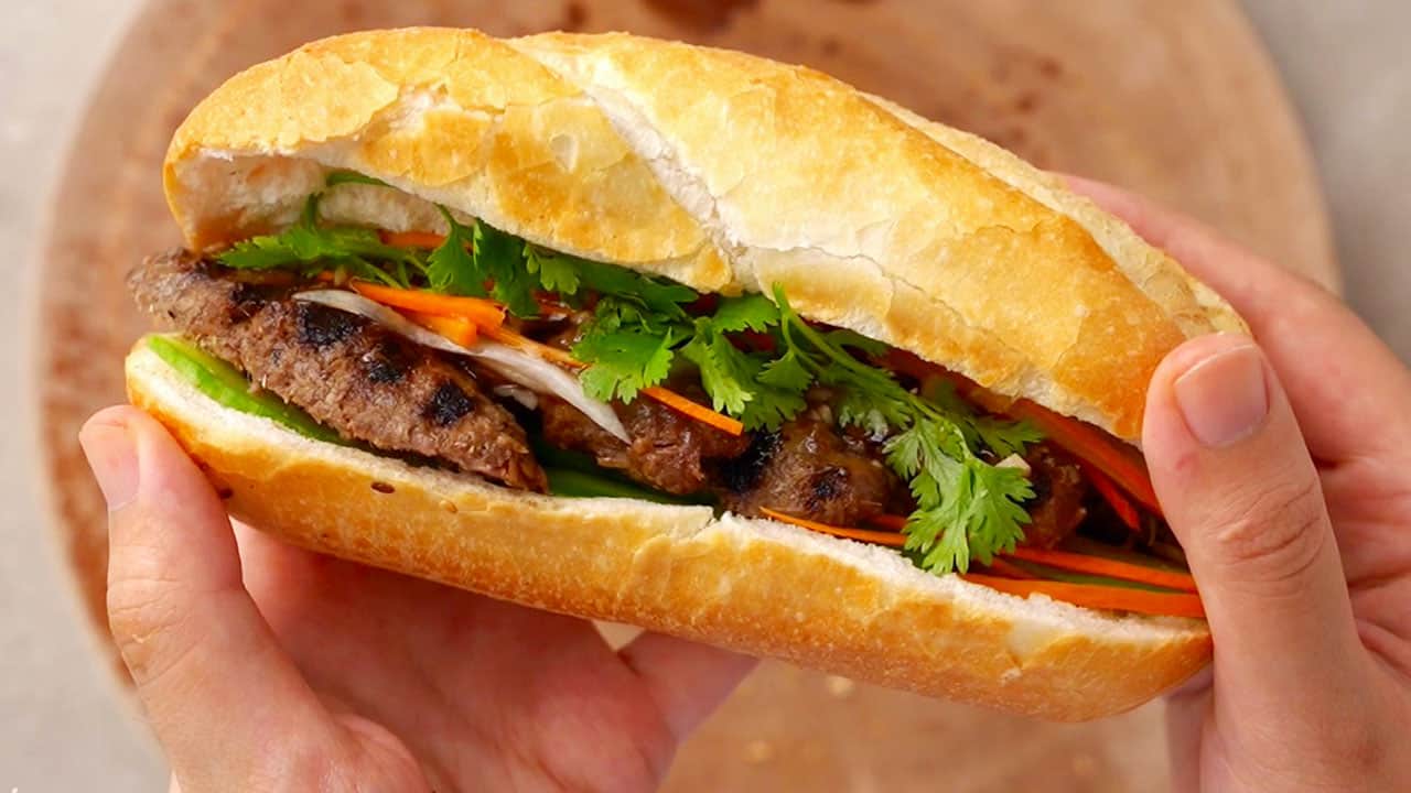 Bánh mì Hà Nội - Best food in Hanoi