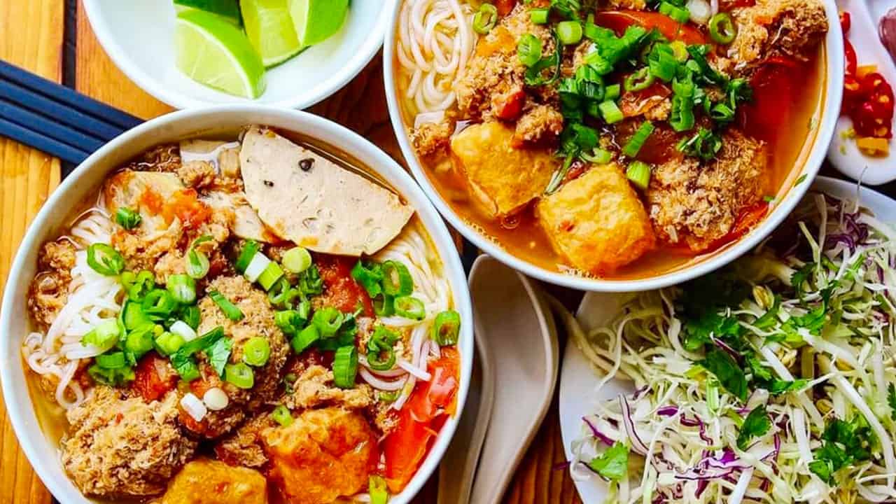 Bún riêu cua Hà Nội - Best food in Hanoi