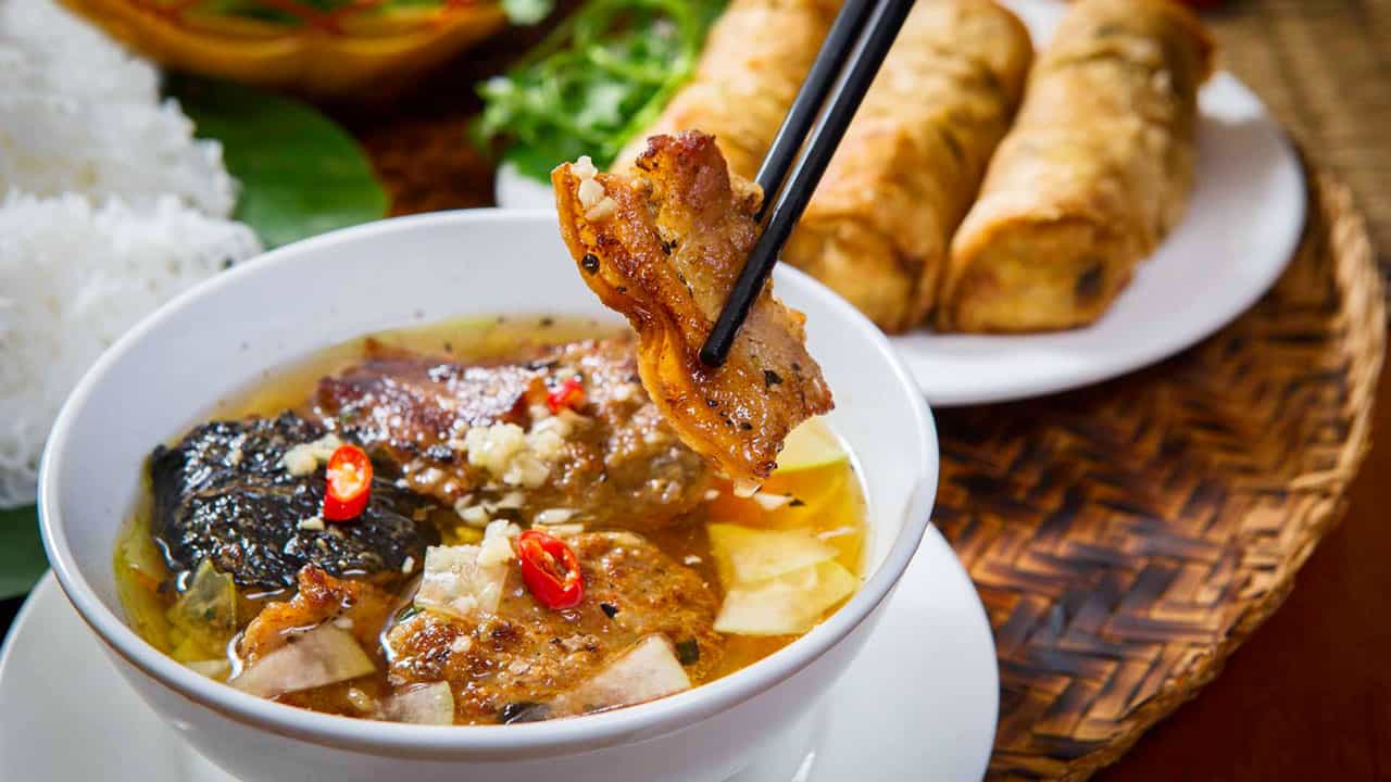 How to enjoy Hanoi bun cha