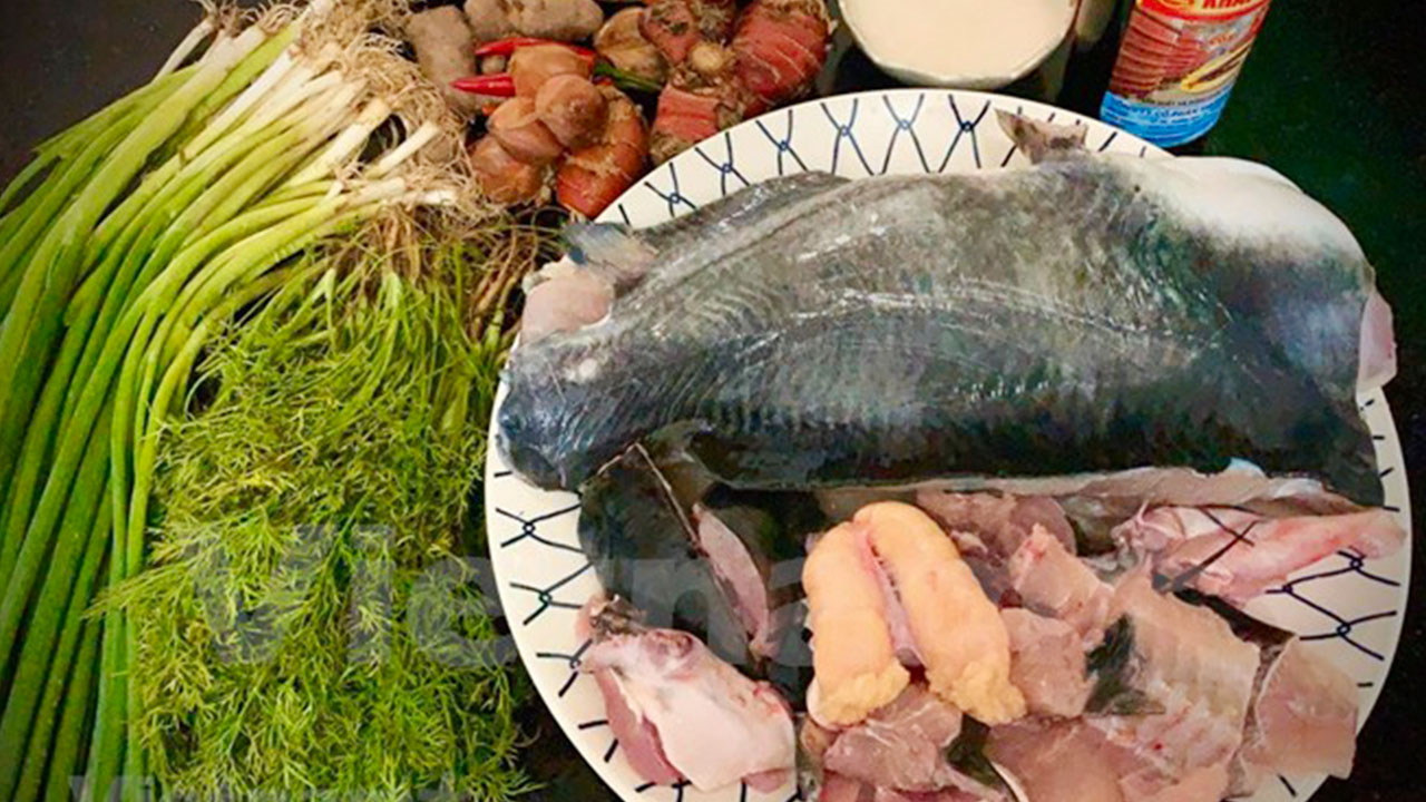 La Vong fried fish ingredients 