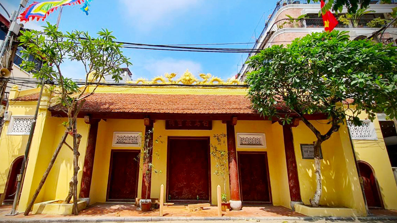 Bach Ma Temple in Hanoi